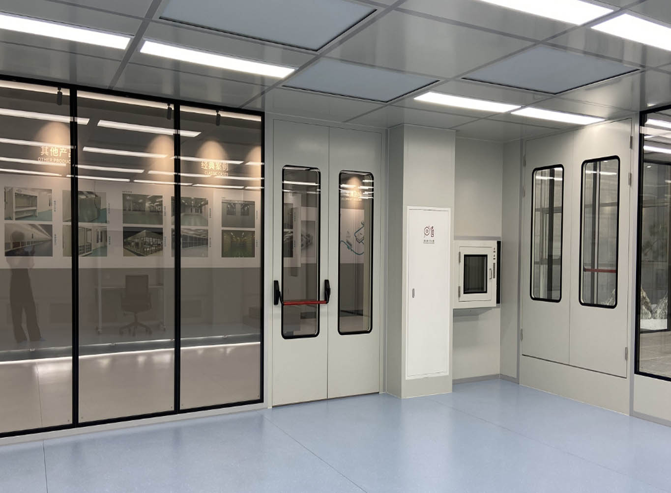 Cleanroom doors and windows Cleanroom doors and windows
