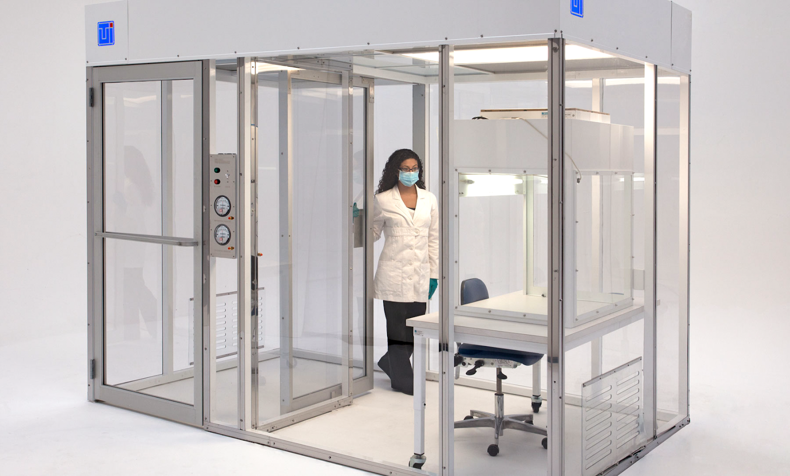 百級(jí) - 十萬(wàn)級(jí)潔凈室應(yīng)用、用途和安裝照片